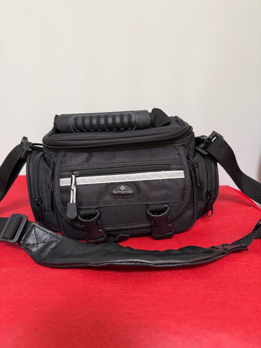 Samsonite 6 Pocket Protective Camera Bag